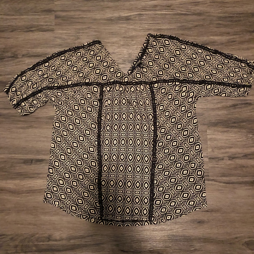 Women’s Lucky Brand Patterned Blouse 👀